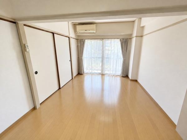 【居間・リビング】 | 緑橋コーポ2号棟 | こちらの画像は、AIを用いて家具等を消しております。