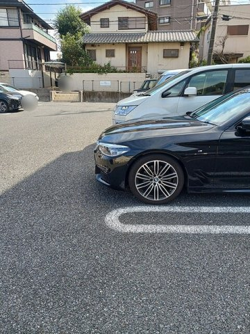 ハイ・メゾン　Ⅰの駐車場