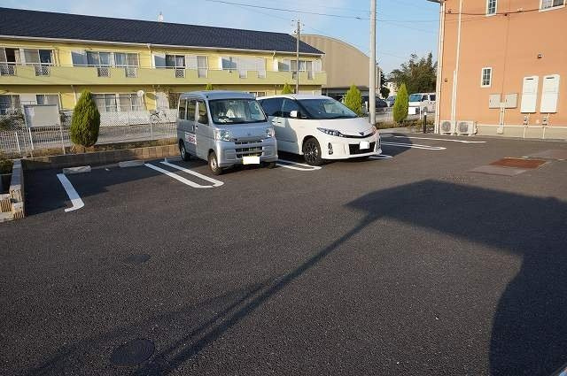 グラシオッソの駐車場
