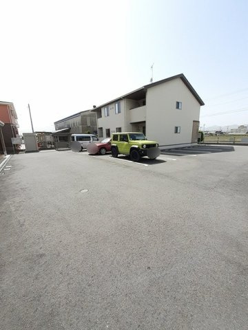 ピエナ　Ⅱの駐車場