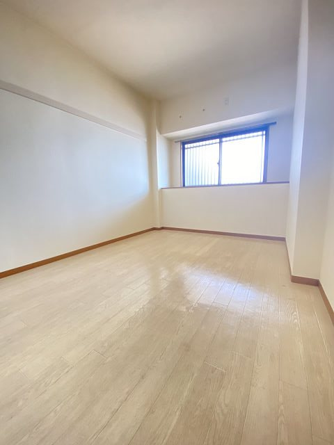 ピアントレの洋室
