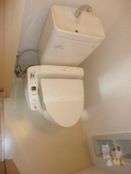 シャーメゾン湊十番館のトイレ|シャワー付トイレ