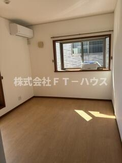 藤原７丁目戸建の居間・リビング