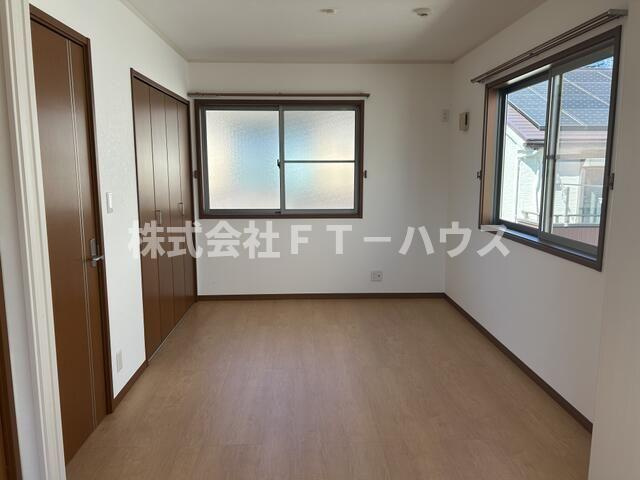 藤原７丁目戸建の寝室