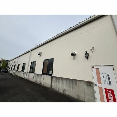 厚木市岡田５丁目倉庫の外観