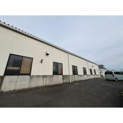 厚木市岡田５丁目倉庫の外観