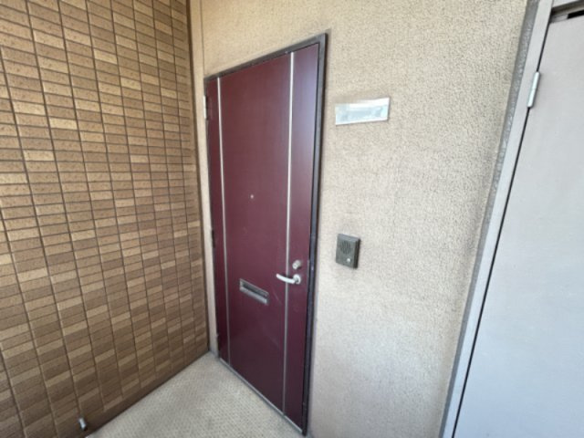 東海市大田町下浜田のアパートの玄関
