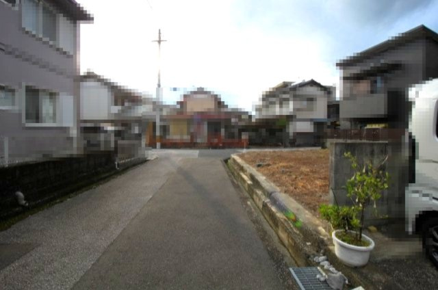 高知市南久万　建築条件付　売土地の前面道路含む現地写真|南側