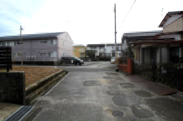高知市南久万　建築条件付　売土地の前面道路含む現地写真|西側