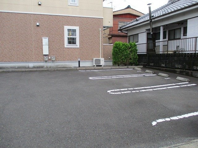 グレイス・コートの駐車場|カースペースがあります