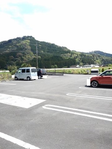 ハッピーメゾン　Ⅲの駐車場|カースペースがあります
