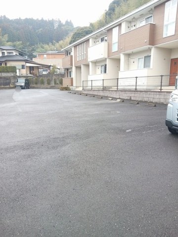 サンライズ戸高の駐車場|駐車場です