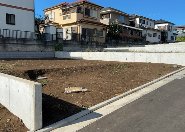 【外観】 | 下九沢売地 | 隣家の土地はどうなっているのか、生活利便施設が近くにあるのか、学校まで近いかなど、お客様のライフスタイルにあわせたイメージが重要です。また、近くにあると困る施設が近くにないかも確認するといいでしょう。