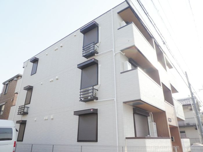 エストリヴィエール東川口の外観