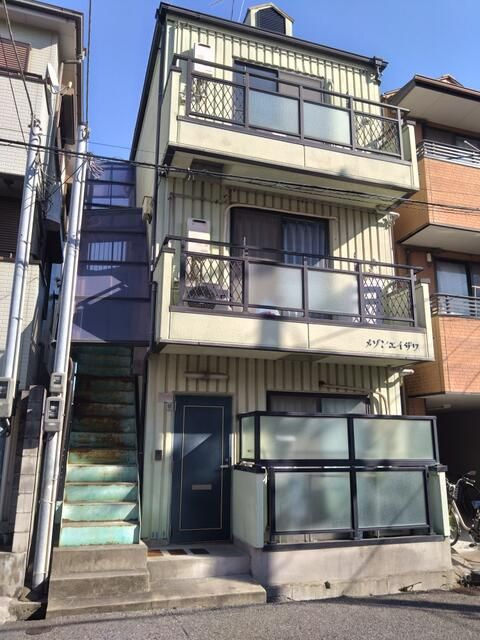 メゾンエイザワの外観