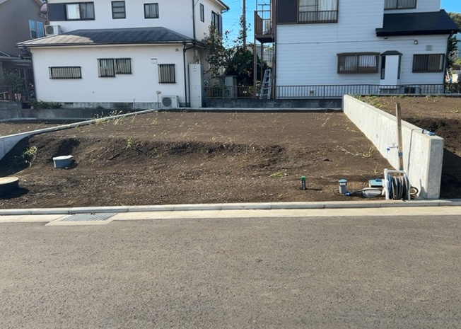 【外観】 | 下九沢売地 | 土地購入を検討されている場合、境界杭がない状態で購入してしまうと境界確定測量をする必要があり、費用がかかります。購入の前に、売主、隣土地所有者立ち合いのもと境界を確定し境界杭を設置するのがベストです。