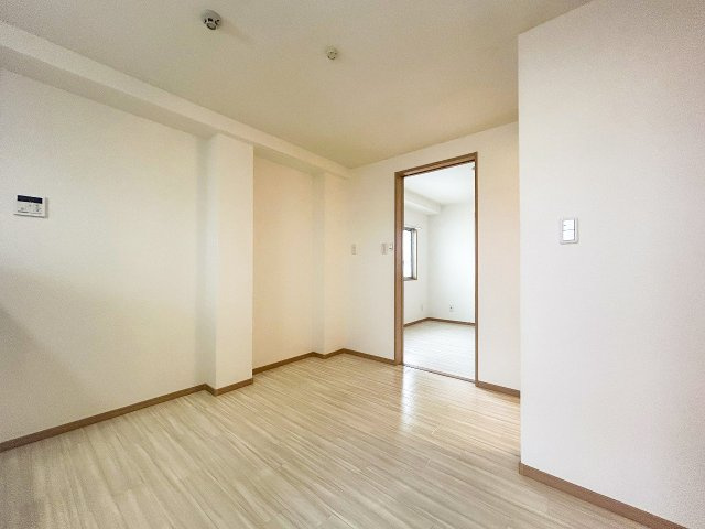 マンション大島の居間・リビング|室内状況良好で心地良い住空間
