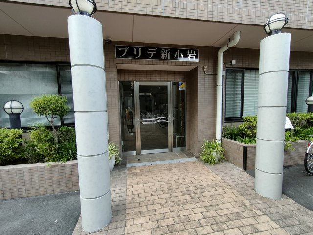 プリデ新小岩のエントランス