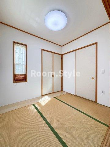 足立区東六月町中古戸建ての和室|和室3.8帖
空室のためご都合に合わせてご内覧できます
お問合せはお電話でもお受付しております。
03-6450-5211