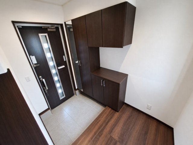 【玄関】 | まだまだきれいな築浅中古戸建／姫路市飾磨区阿成渡場