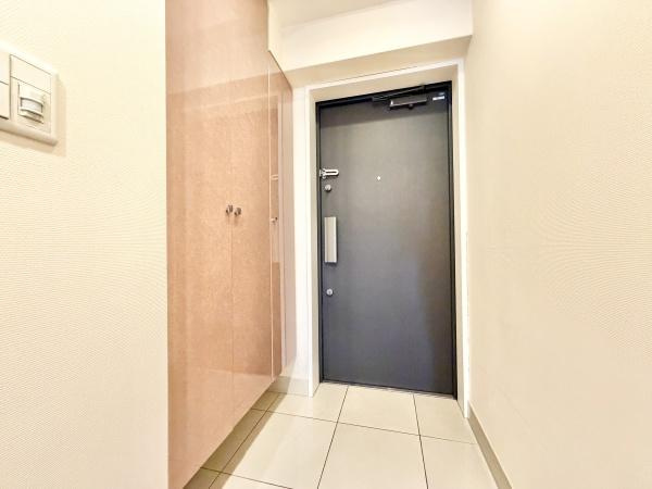 【玄関】 | プロパレス泉ヶ丘ステーションステージ | 安らぎに満ちた生活空間を予感させる健やかな暮らしを楽しめそう！
