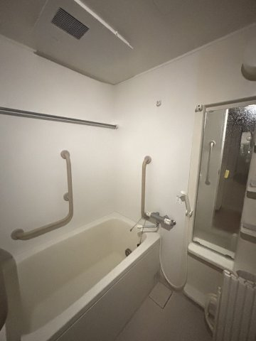 コンフォール府中の浴室|※別号室参考写真です