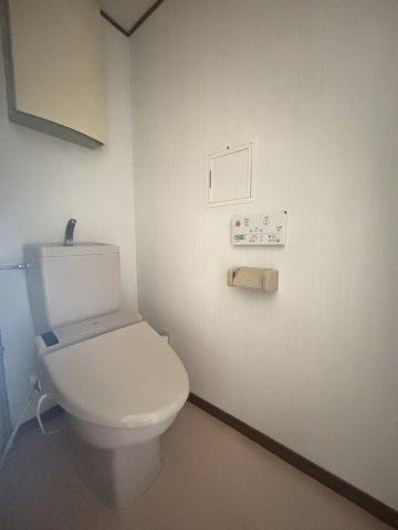 コンフォール府中のトイレ|※別号室参考写真です