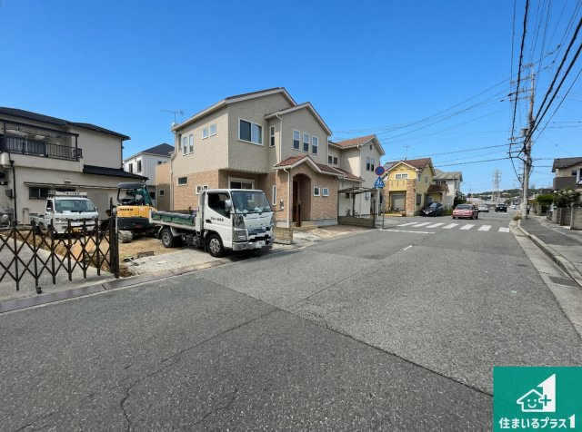 明石市大久保町大窪　第13期　新築一戸建ての前面道路含む現地写真|周辺は落ち着いた街並みの住宅地！子育てがしやすい住環境です！まだ未完成ですが、現地でしかわからない事もございます。是非一度ご覧ください。
