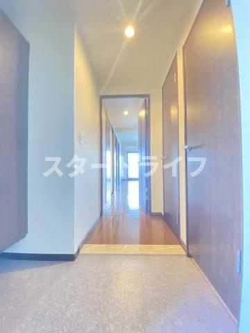 大阪市淀川区西三国４丁目の賃貸マンションの玄関
