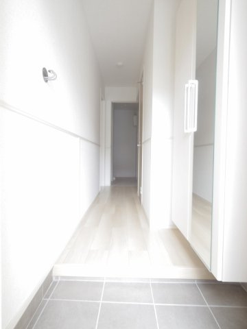 ヒカルサ所沢の玄関|※同仕様写真です