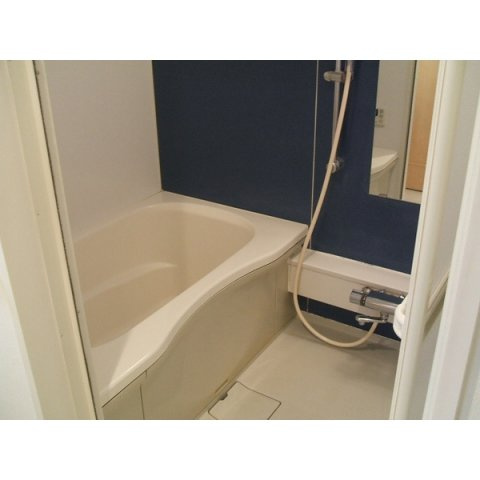 クレセール谷上の浴室