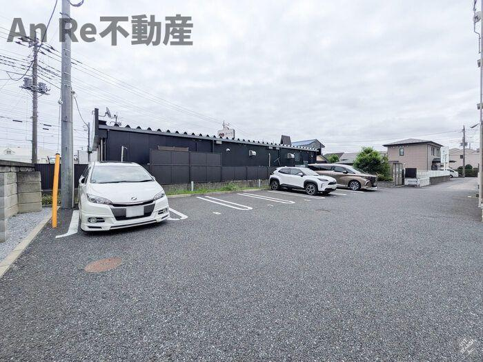 グランド・キャッスルの駐車場