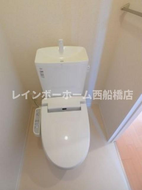 市川市中山１丁目のアパートのトイレ