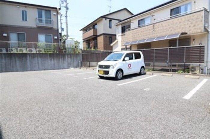 Lumiereの駐車場