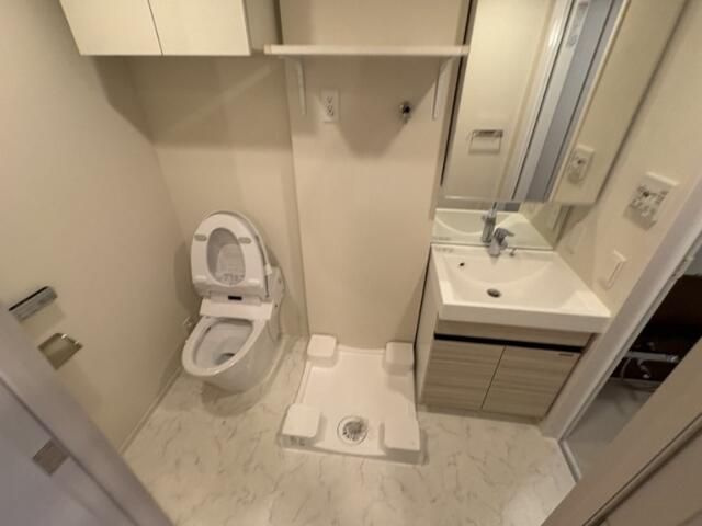 ＣＲＥＡＬｐｒｅｍｉｅｒ大島の洗面所