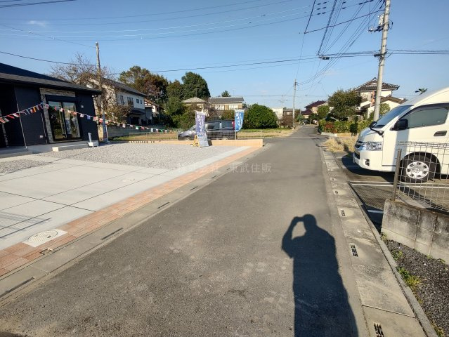 【前面道路含む現地写真】 | 吉見町久保田　全2棟　2号棟 | 閑静な住宅地です