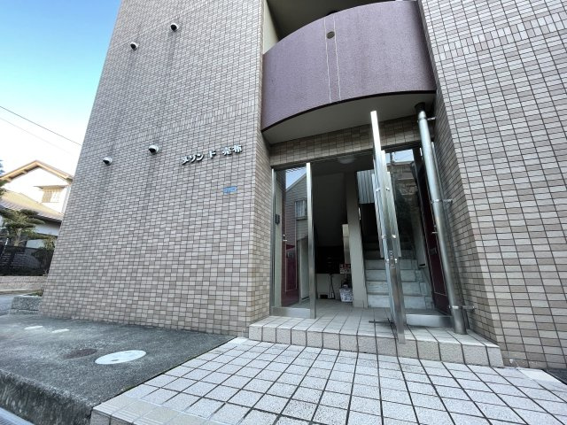 メゾンド売布のエントランス|毎日通るエントランスはこのようになっています