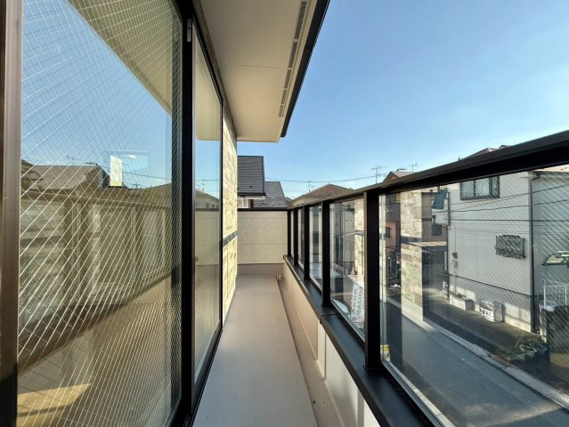 板橋区成増4丁目　新築戸建　全2棟のバルコニー|2026.10.18撮影（1号棟）

現地ご見学希望・資料請求などお気軽にお問い合わせ下さい！
03-5990-5201