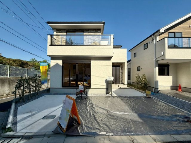 板橋区成増4丁目　新築戸建　全2棟の外観|2026.10.18撮影（1号棟）

現地ご見学希望・資料請求などお気軽にお問い合わせ下さい！
03-5990-5201