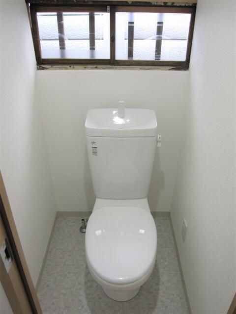昭和住宅連棟のトイレ