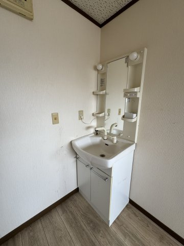 下沢マンションの洗面所