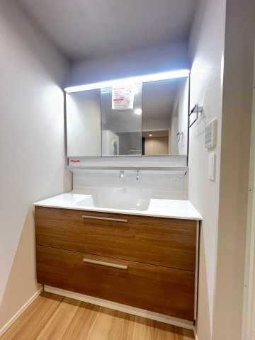 ＷＩＮＧ　ＴＯＷＡ　ＭＡＩＳＯＮの洗面所