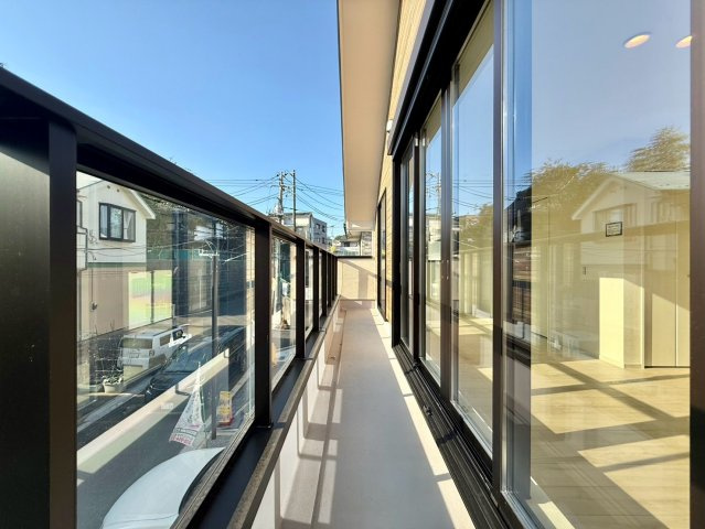 板橋区成増4丁目　新築戸建　全2棟のバルコニー|2026.10.19撮影

現地ご見学希望・資料請求などお気軽にお問い合わせ下さい！
03-5990-5201