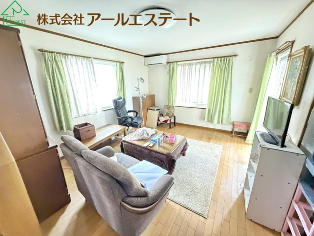 加古川市東神吉町砂部　　JR「宝殿駅」徒歩19分の和室