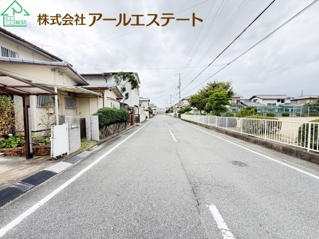 加古川市東神吉町砂部　　JR「宝殿駅」徒歩19分の玄関