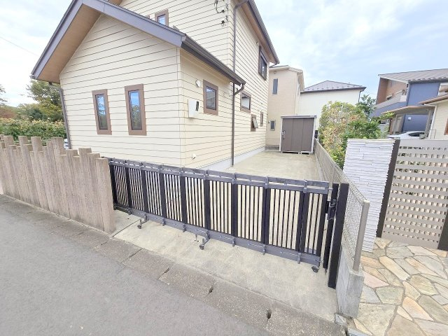 羽村市緑ヶ丘4丁目　築浅中古戸建の駐車場