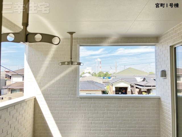 碧南市宮町6丁目のバルコニー|屋根のあるバルコニーです