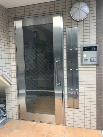 ルミエール白金のエントランス|ゆとりのあるエントランスです