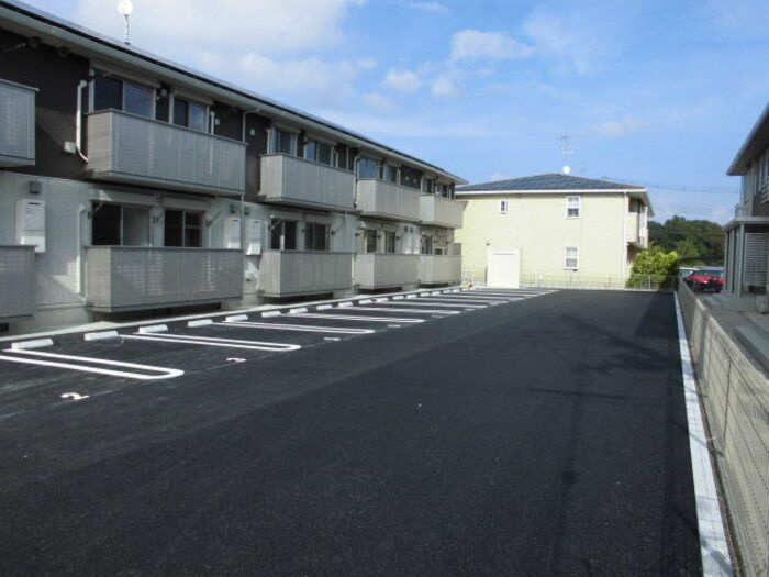 アルコバレーノの駐車場
