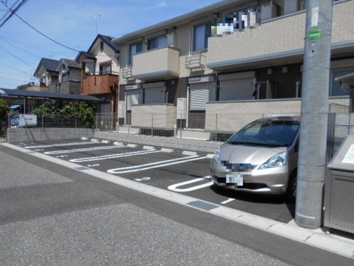 アルシュ　サウスの駐車場